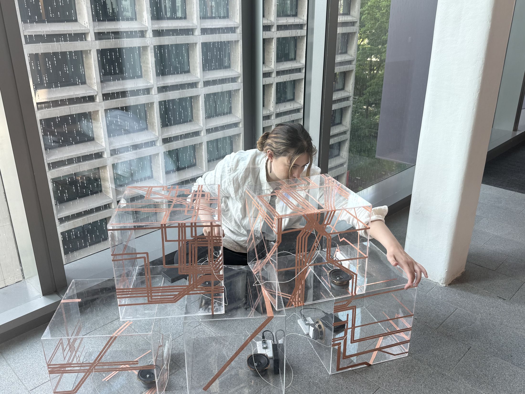 Adjusting the installation.